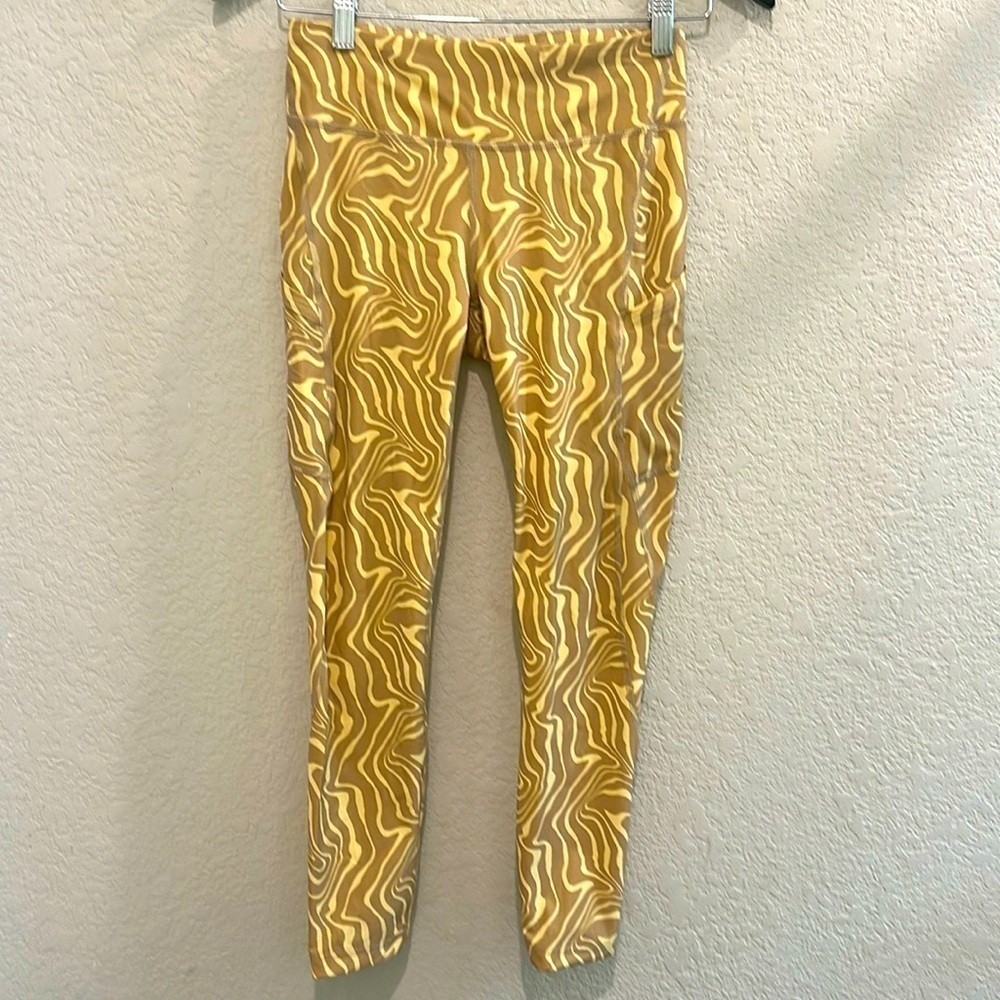 Outdoor Voices leggings size Small